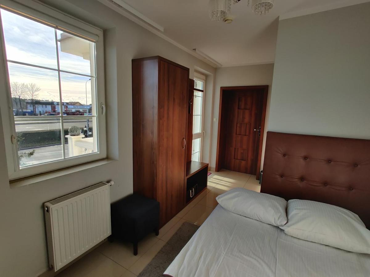 Aparthotel Belweder Porosły Exterior foto