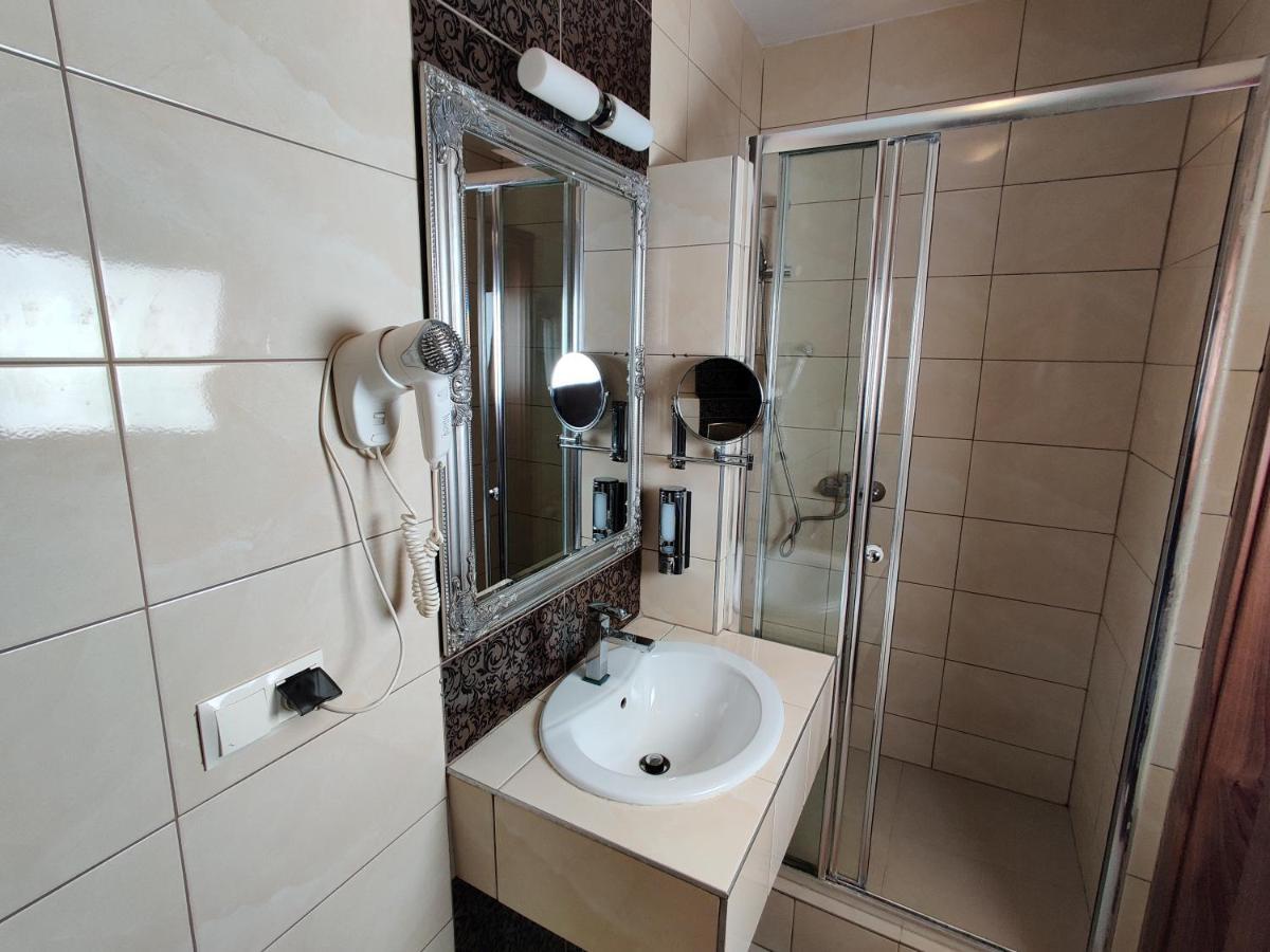Aparthotel Belweder Porosły Exterior foto