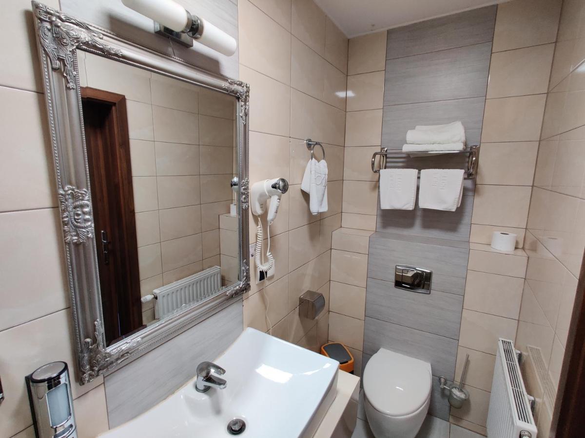 Aparthotel Belweder Porosły Exterior foto